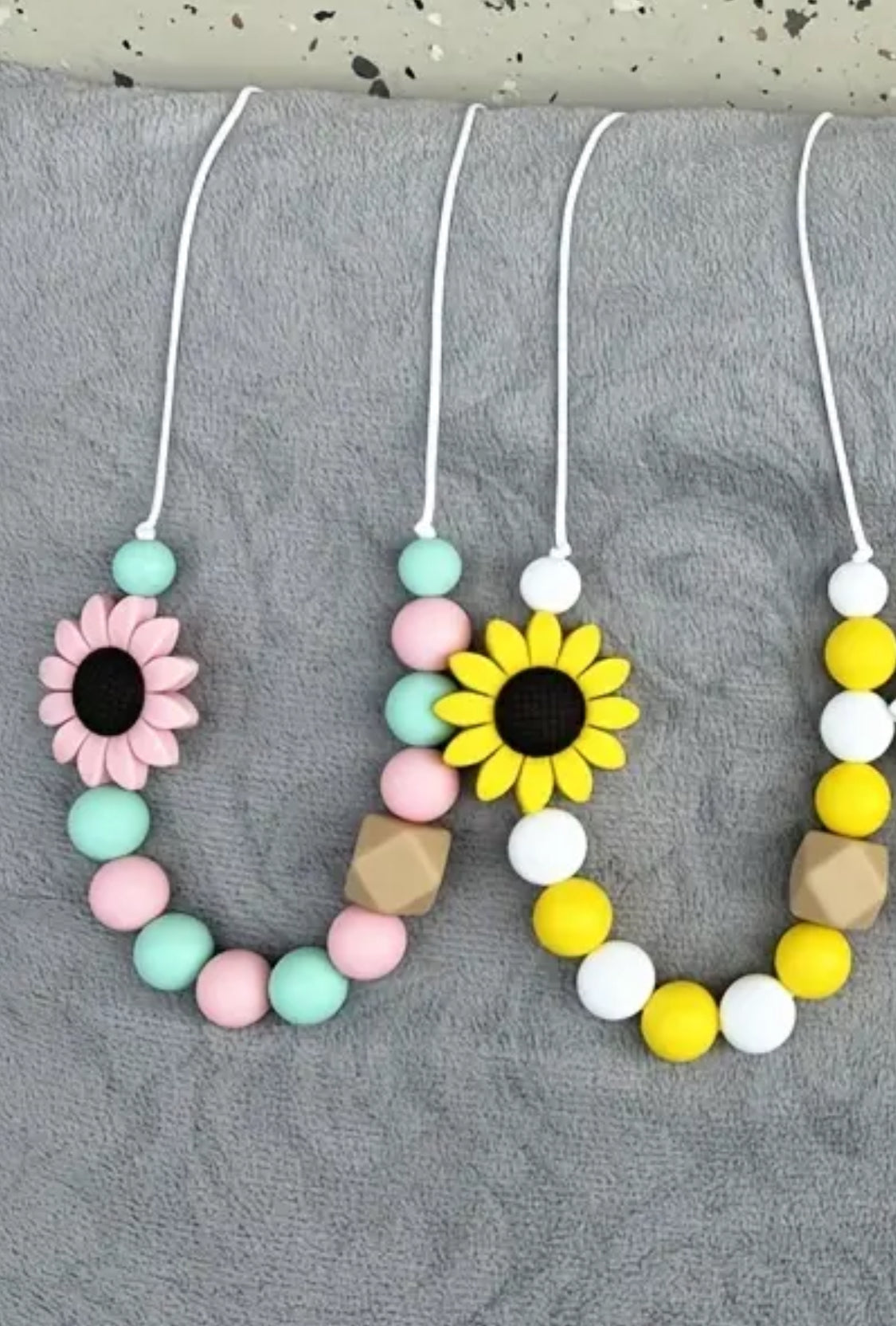 Flower chewy necklace